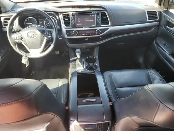 5TDKZRFH8HS526255 2017 TOYOTA HIGHLANDER - Image 8