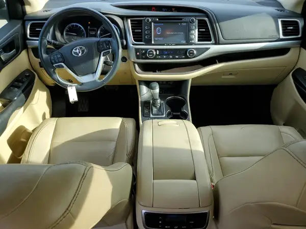 5TDKZRFH8JS238323 2018 TOYOTA HIGHLANDER - Image 8