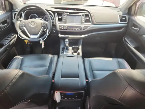 5TDKZRFH8JS260208 2018 TOYOTA HIGHLANDER - Image 8
