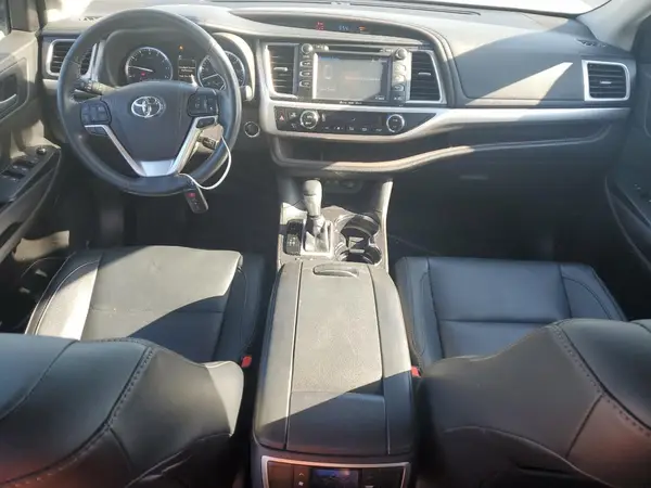 5TDKZRFH8JS267708 2018 TOYOTA HIGHLANDER - Image 8