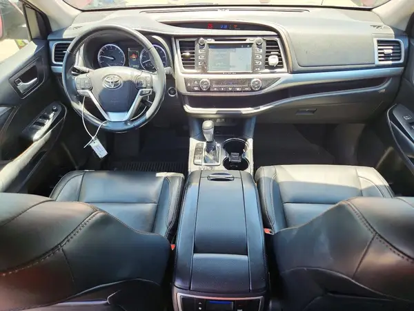 5TDKZRFH8JS275629 2018 TOYOTA HIGHLANDER - Image 8