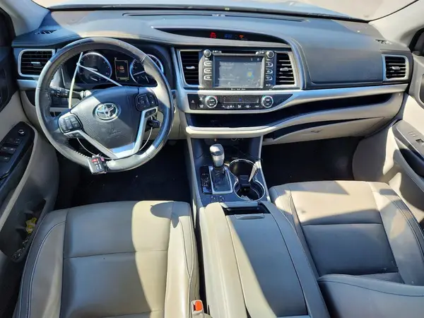 5TDKZRFH8JS280569 2018 TOYOTA HIGHLANDER - Image 8