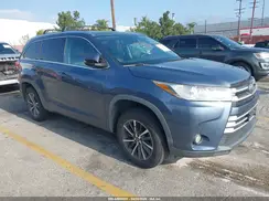 5TDKZRFH8JS285237 2018 TOYOTA HIGHLANDER