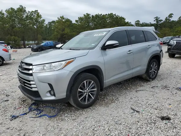 5TDKZRFH8JS288073 2018 TOYOTA HIGHLANDER - Image 1