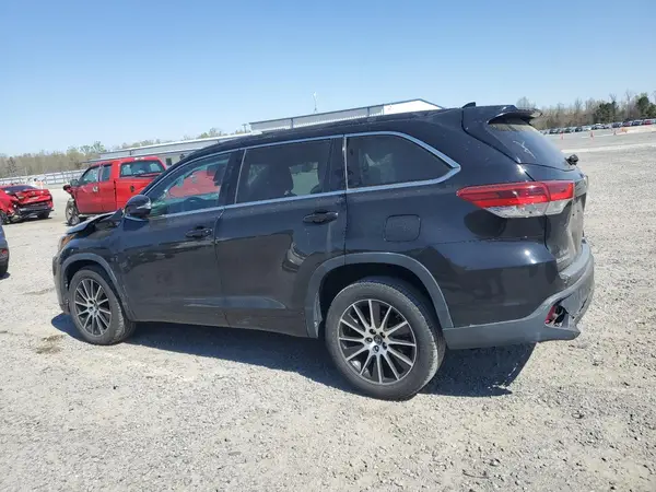 5TDKZRFH8JS529341 2018 TOYOTA HIGHLANDER - Image 2