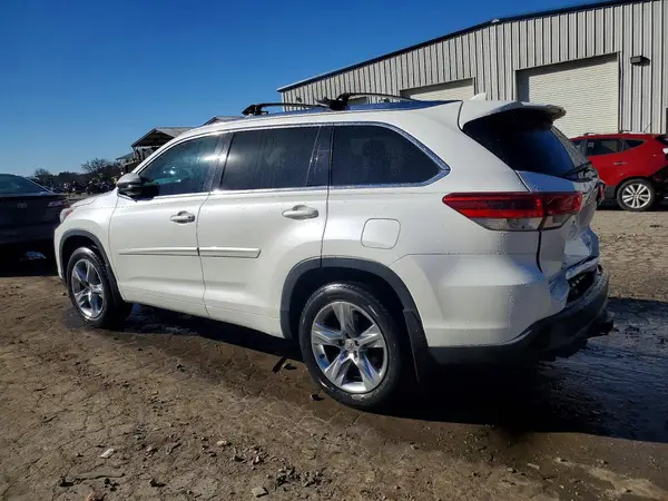 5TDKZRFH8JS530165 2018 TOYOTA HIGHLANDER - Image 2