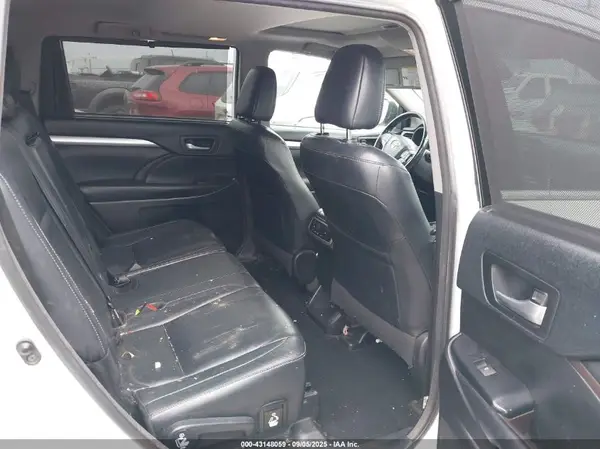 5TDKZRFH8JS534300 2018 TOYOTA HIGHLANDER - Image 8