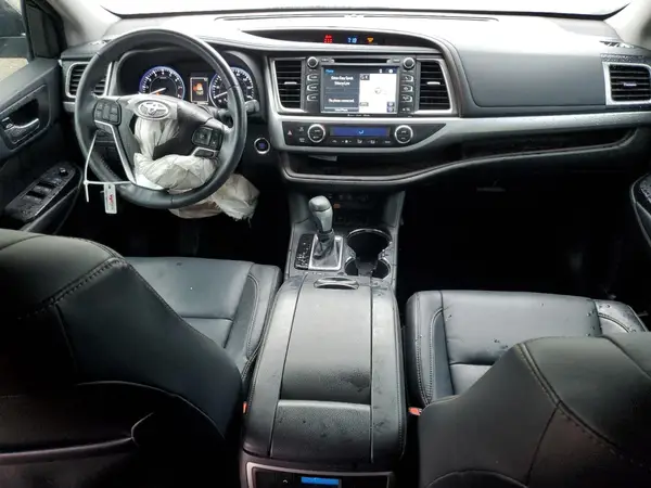 5TDKZRFH8JS534541 2018 TOYOTA HIGHLANDER - Image 8