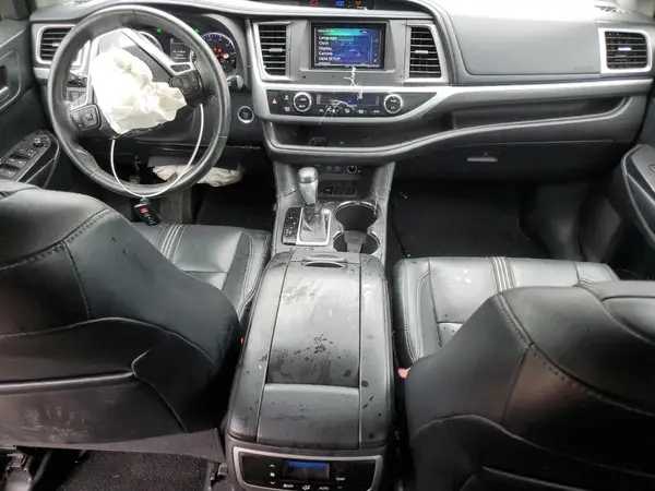 5TDKZRFH8JS536791 2018 TOYOTA HIGHLANDER - Image 8