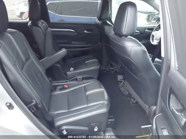 5TDKZRFH8JS537052 2018 TOYOTA HIGHLANDER - Image 8