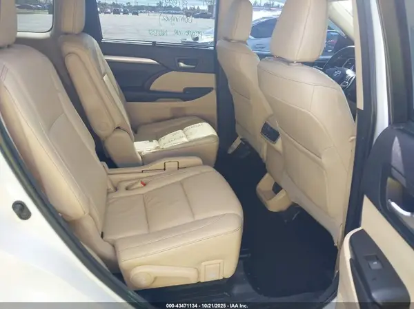 5TDKZRFH8JS537522 2018 TOYOTA HIGHLANDER - Image 8