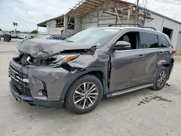 5TDKZRFH8JS542106 2018 TOYOTA HIGHLANDER - Image 1