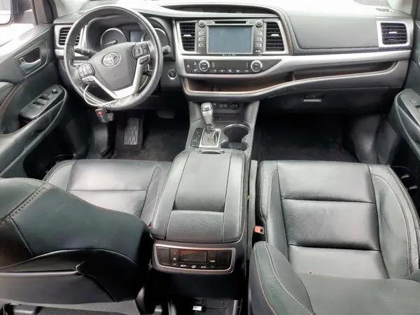 5TDKZRFH8JS542106 2018 TOYOTA HIGHLANDER - Image 8