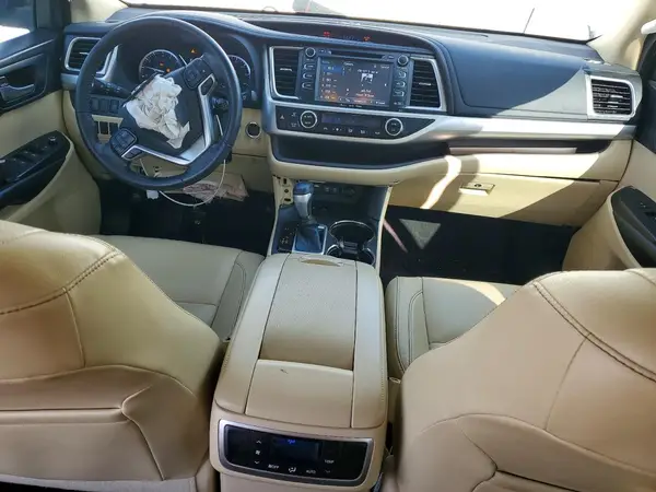 5TDKZRFH8JS542395 2018 TOYOTA HIGHLANDER - Image 8