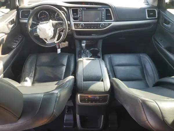 5TDKZRFH8JS544213 2018 TOYOTA HIGHLANDER - Image 8