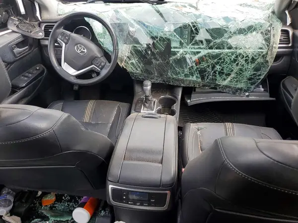 5TDKZRFH8JS545507 2018 TOYOTA HIGHLANDER - Image 8