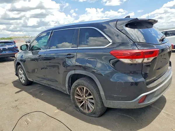 5TDKZRFH8JS547404 2018 TOYOTA HIGHLANDER - Image 2