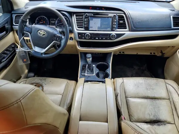 5TDKZRFH8JS547404 2018 TOYOTA HIGHLANDER - Image 8