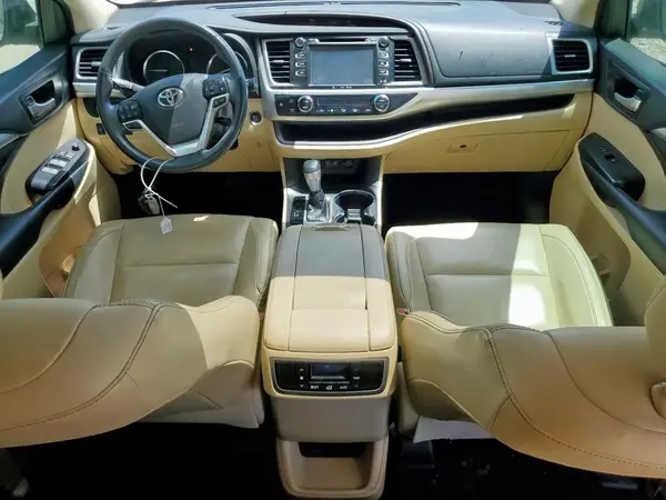 5TDKZRFH8JS549086 2018 TOYOTA HIGHLANDER - Image 8