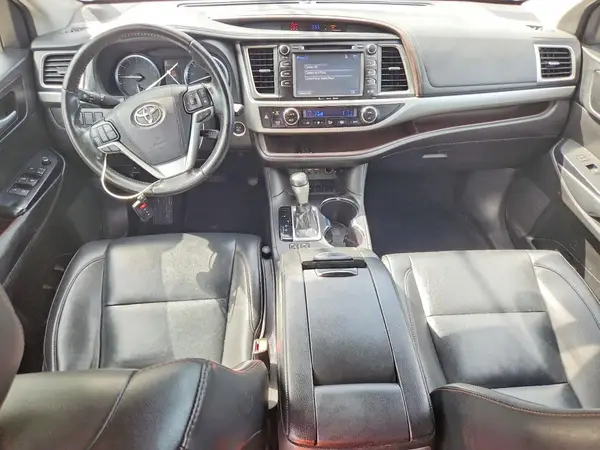 5TDKZRFH8KS290472 2019 TOYOTA HIGHLANDER - Image 8