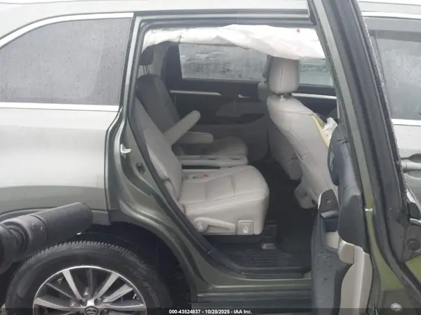5TDKZRFH8KS301745 2019 TOYOTA HIGHLANDER - Image 8