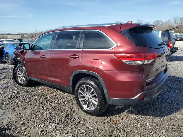 5TDKZRFH8KS302989 2019 TOYOTA HIGHLANDER - Image 2