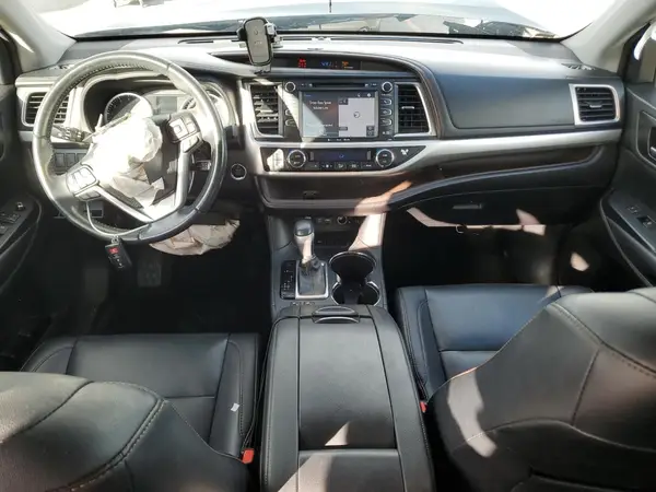 5TDKZRFH8KS312017 2019 TOYOTA HIGHLANDER - Image 8