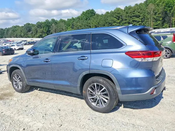 5TDKZRFH8KS317153 2019 TOYOTA HIGHLANDER - Image 2