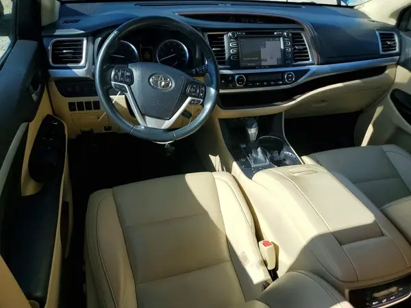 5TDKZRFH8KS317153 2019 TOYOTA HIGHLANDER - Image 8
