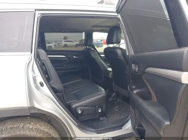 5TDKZRFH8KS317234 2019 TOYOTA HIGHLANDER - Image 8