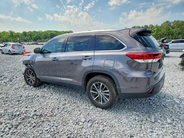5TDKZRFH8KS329075 2019 TOYOTA HIGHLANDER - Image 2