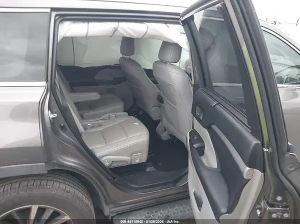 5TDKZRFH8KS329254 2019 TOYOTA HIGHLANDER - Image 8