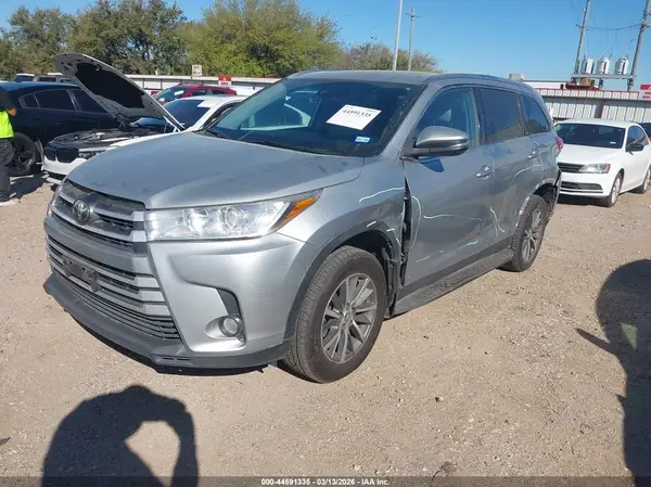 5TDKZRFH8KS330016 2019 TOYOTA HIGHLANDER - Image 2