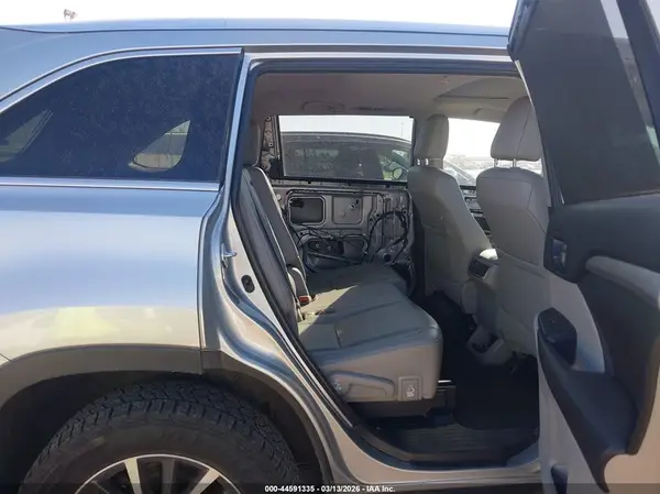 5TDKZRFH8KS330016 2019 TOYOTA HIGHLANDER - Image 8