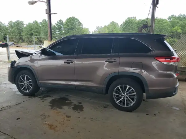 5TDKZRFH8KS334065 2019 TOYOTA HIGHLANDER - Image 2
