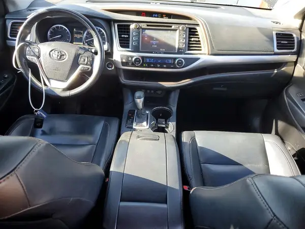 5TDKZRFH8KS337922 2019 TOYOTA HIGHLANDER - Image 8