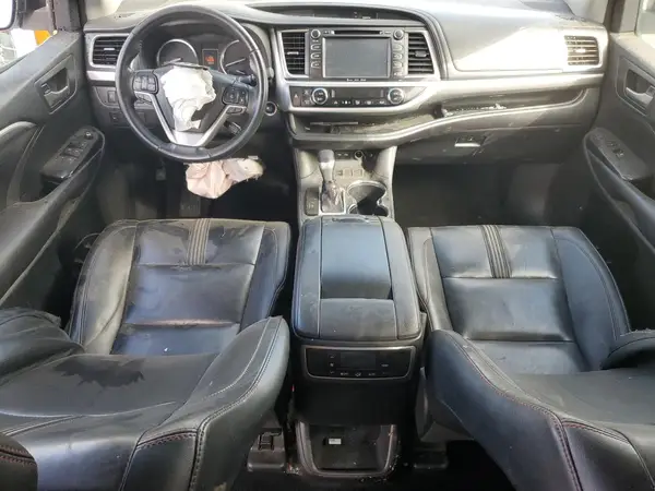 5TDKZRFH8KS340626 2019 TOYOTA HIGHLANDER - Image 8