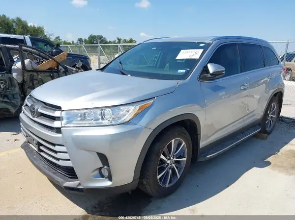 5TDKZRFH8KS345034 2019 TOYOTA HIGHLANDER - Image 2