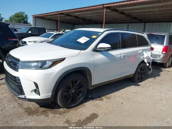 5TDKZRFH8KS352503 2019 TOYOTA HIGHLANDER - Image 2