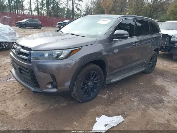 5TDKZRFH8KS355238 2019 TOYOTA HIGHLANDER - Image 2