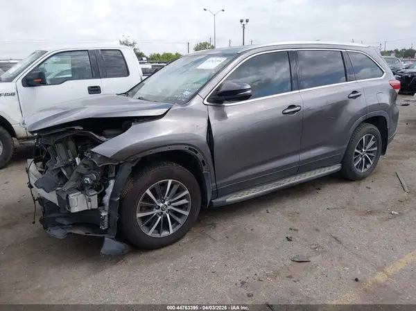 5TDKZRFH8KS364036 2019 TOYOTA HIGHLANDER - Image 2