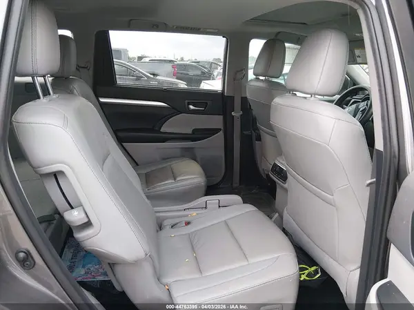 5TDKZRFH8KS364036 2019 TOYOTA HIGHLANDER - Image 8