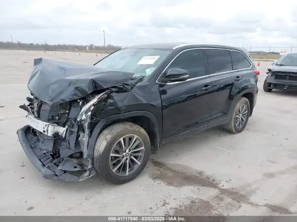 5TDKZRFH8KS368314 2019 TOYOTA HIGHLANDER - Image 2