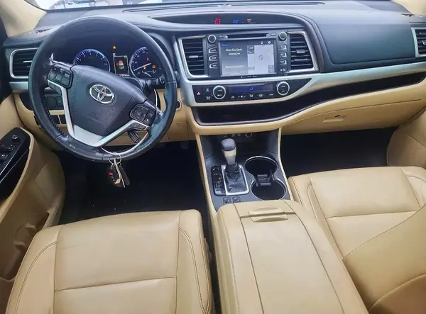 5TDKZRFH8KS551812 2019 TOYOTA HIGHLANDER - Image 8