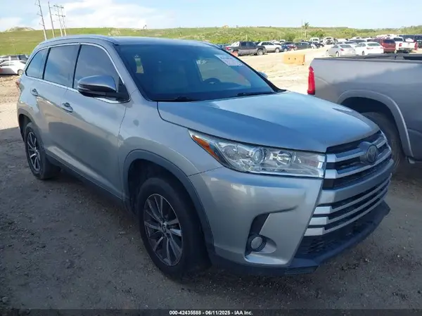 5TDKZRFH8KS552538 2019 TOYOTA HIGHLANDER - Image 1