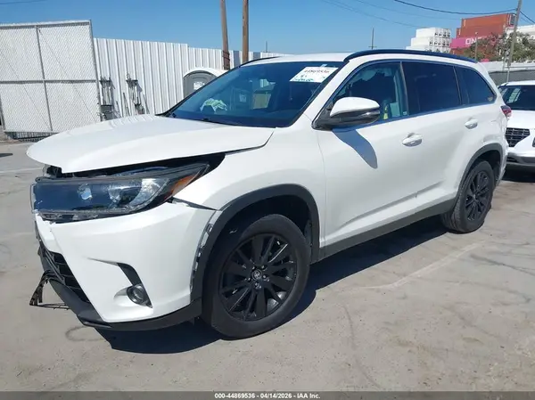 5TDKZRFH8KS553060 2019 TOYOTA HIGHLANDER - Image 2