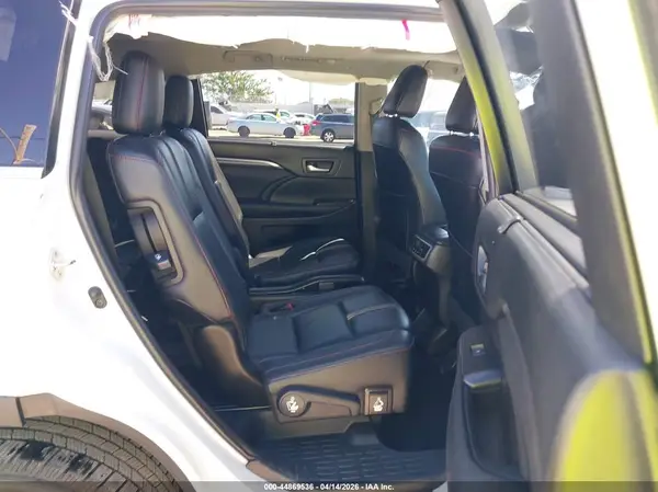 5TDKZRFH8KS553060 2019 TOYOTA HIGHLANDER - Image 8