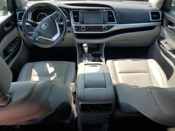 5TDKZRFH8KS555407 2019 TOYOTA HIGHLANDER - Image 8