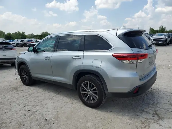 5TDKZRFH8KS558498 2019 TOYOTA HIGHLANDER - Image 2