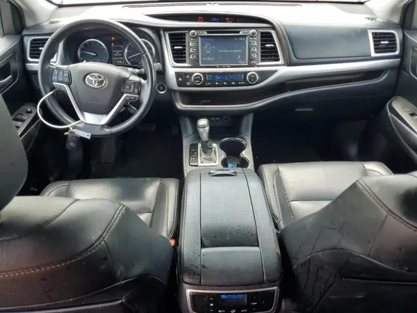 5TDKZRFH8KS558498 2019 TOYOTA HIGHLANDER - Image 8